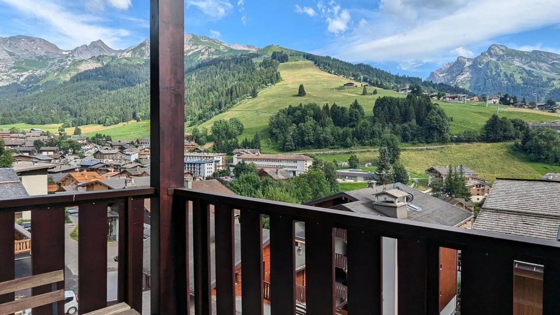 Duplex 4 Pieces Avec Garage Et Balcon, Centre Village De La Clusaz, Proche Commodites Et Pistes Ski - Fr-1-459-174