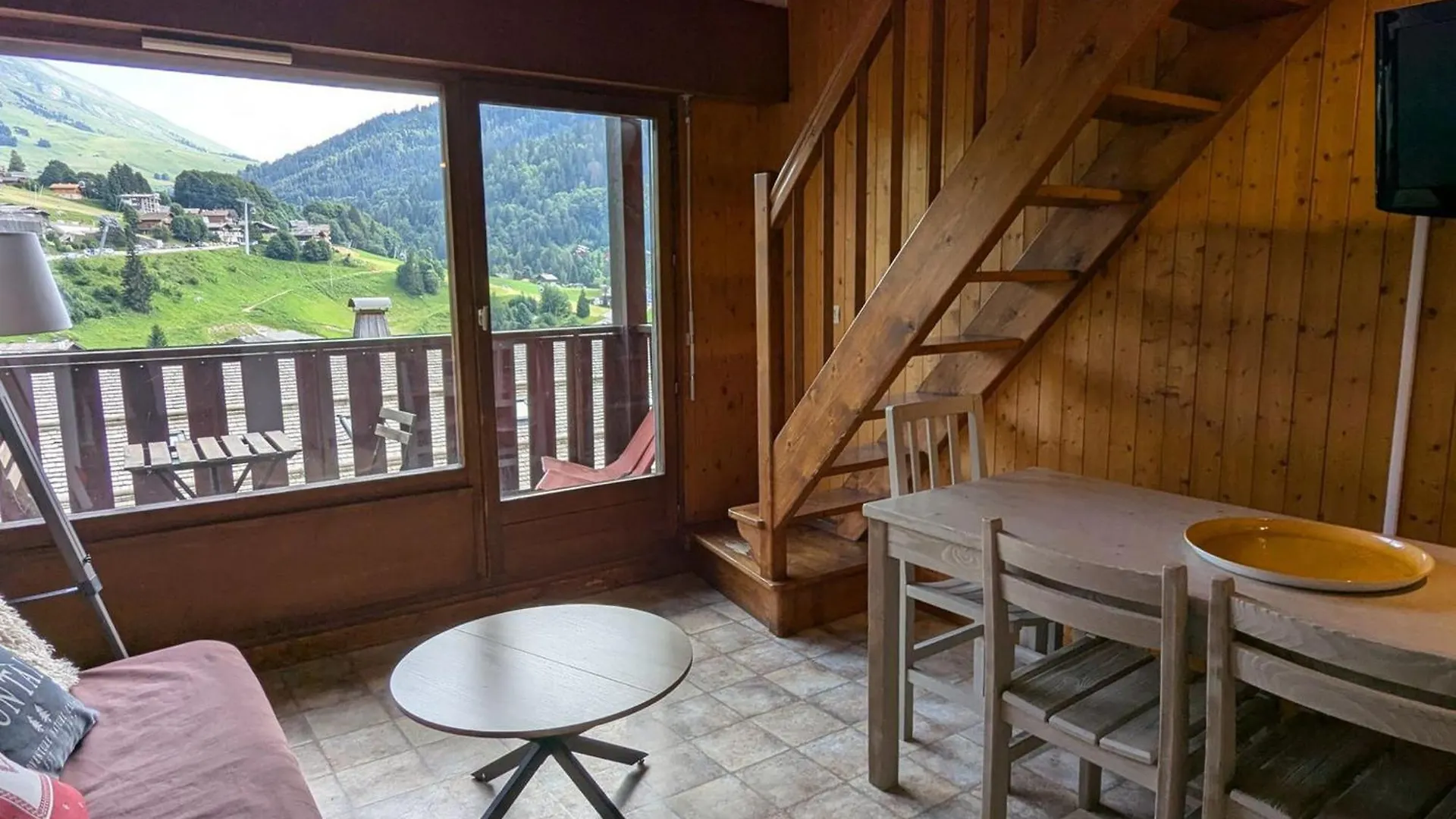 Duplex 4 Pieces Avec Garage Et Balcon, Centre Village De La Clusaz, Proche Commodites Et Pistes Ski - Fr-1-459-174